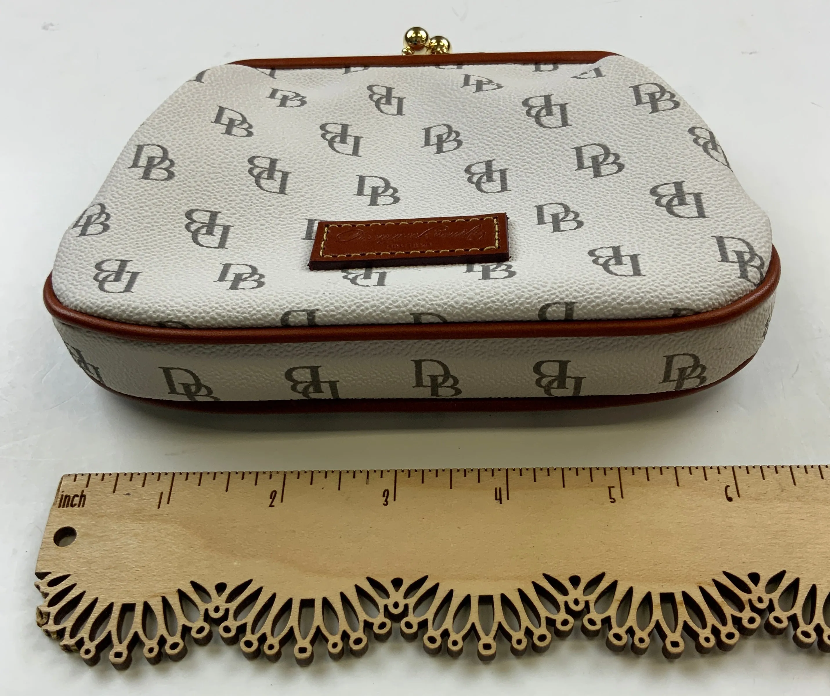 Coin Purse Designer By Dooney And Bourke  Size: Large