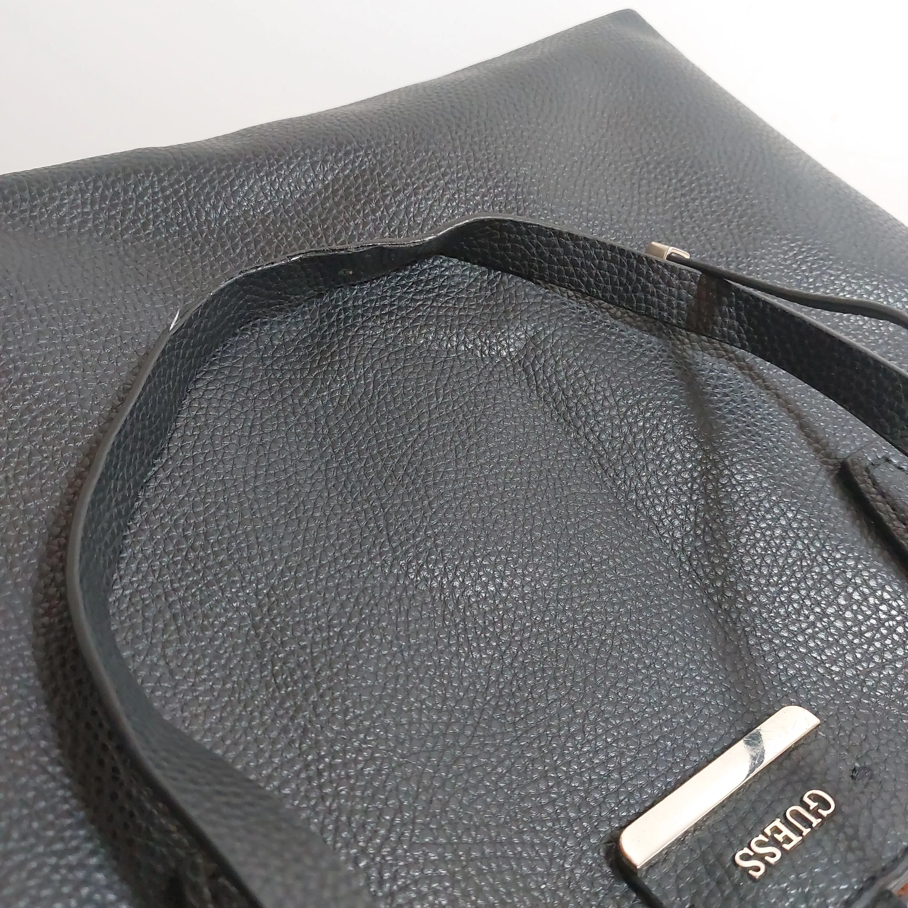 Guess Black & Tan Pebbled Reversible 2-IN-1 Tote | Pre Loved |