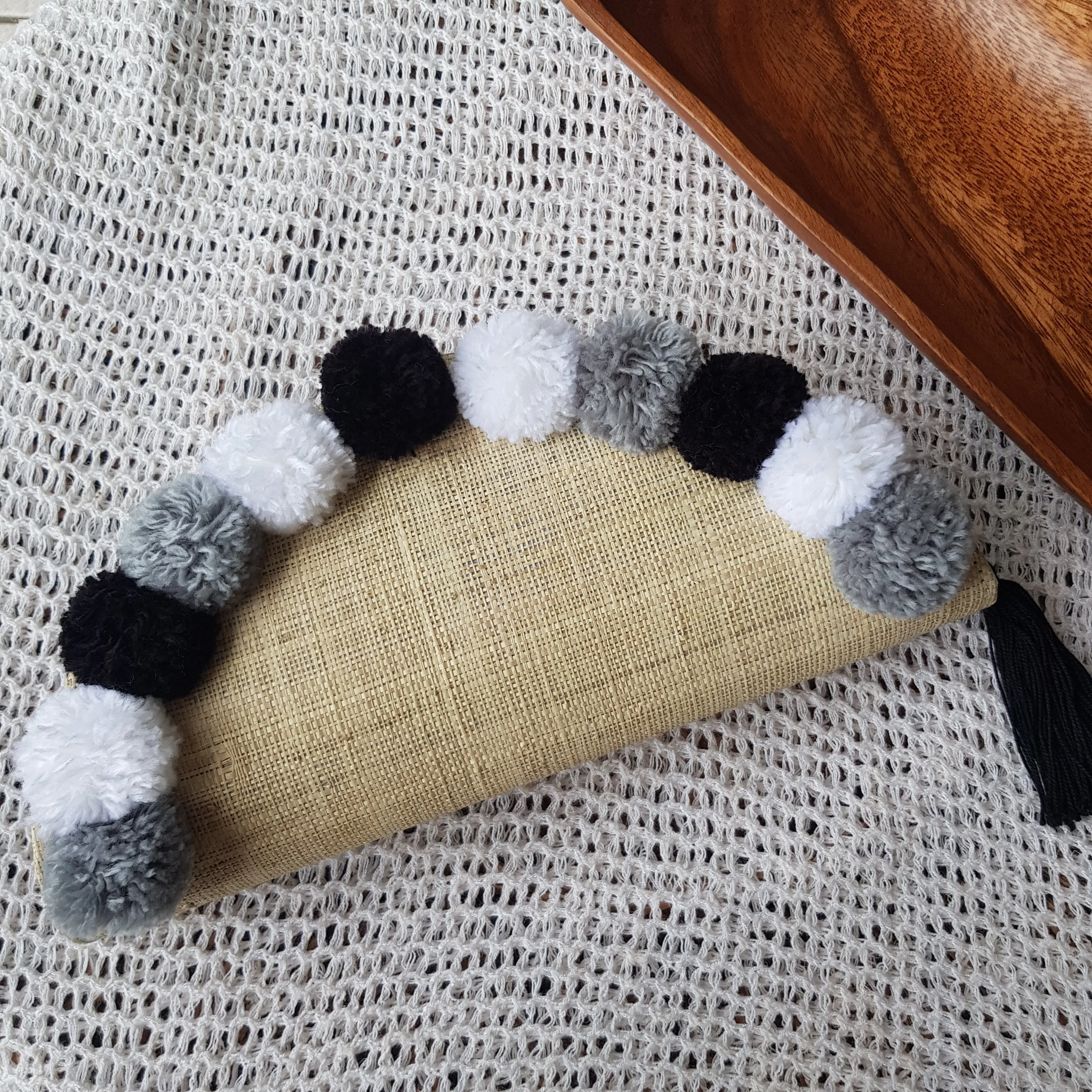 Pompom Raffia Clutch (Black)