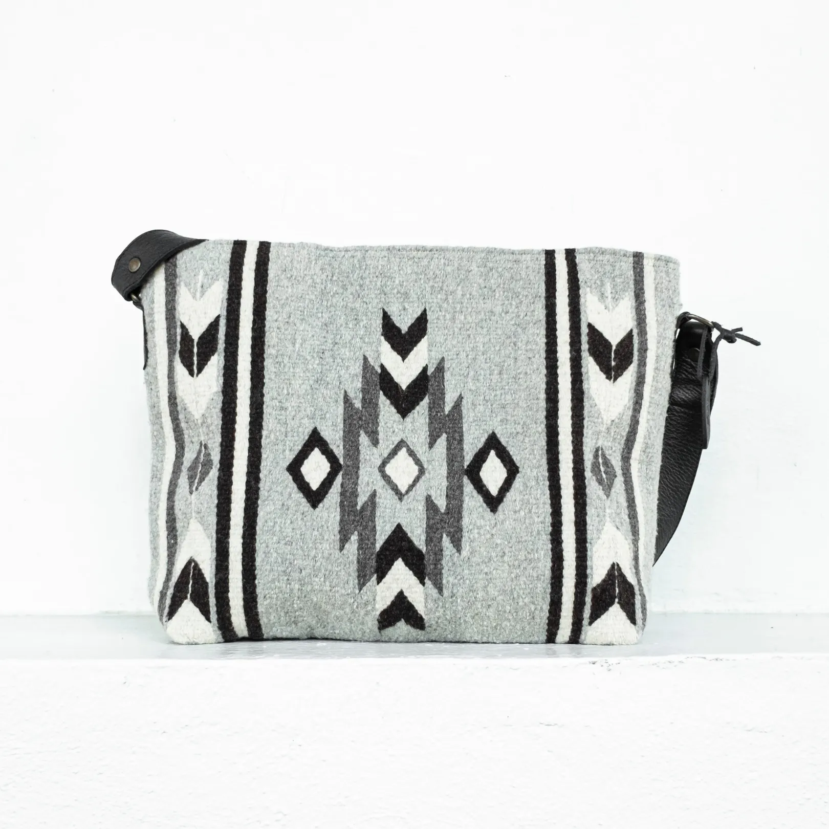 Sombra Shoulder Bag