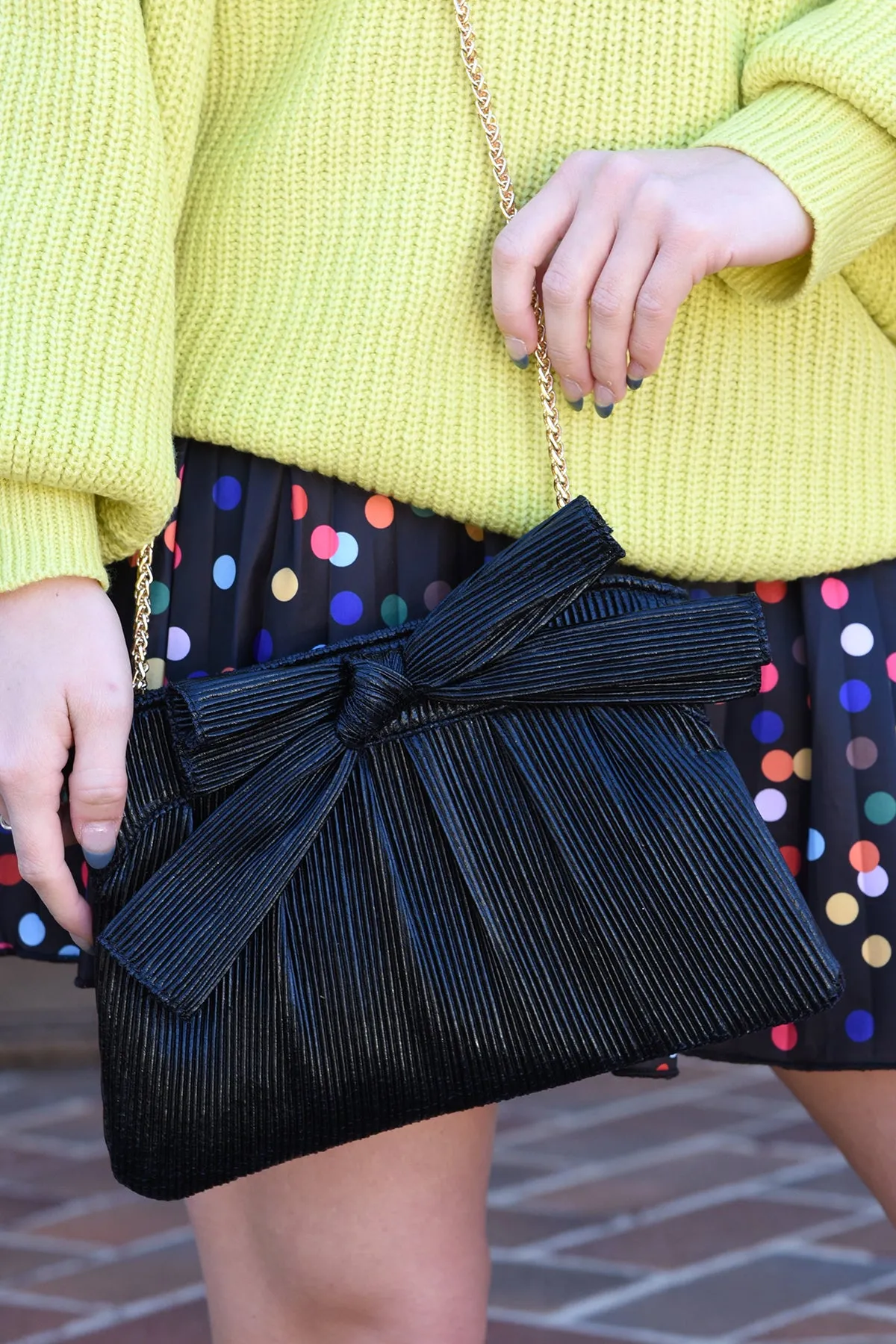 TIED WITH A BOW CLUTCH -BLACK