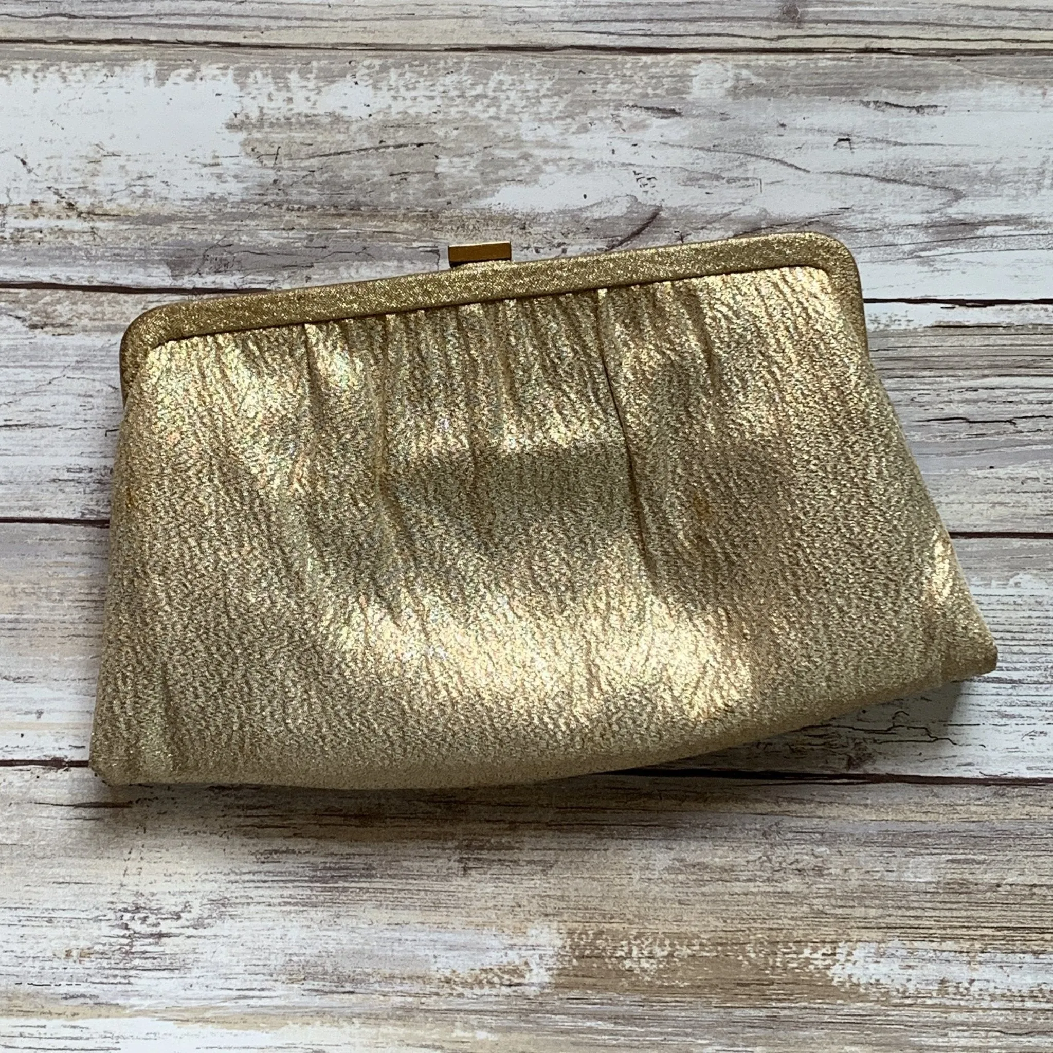 Vintage Gold Lame Clutch.  1960s Evening Bag. Glamorous Gold Purse. Vintage Fashion.