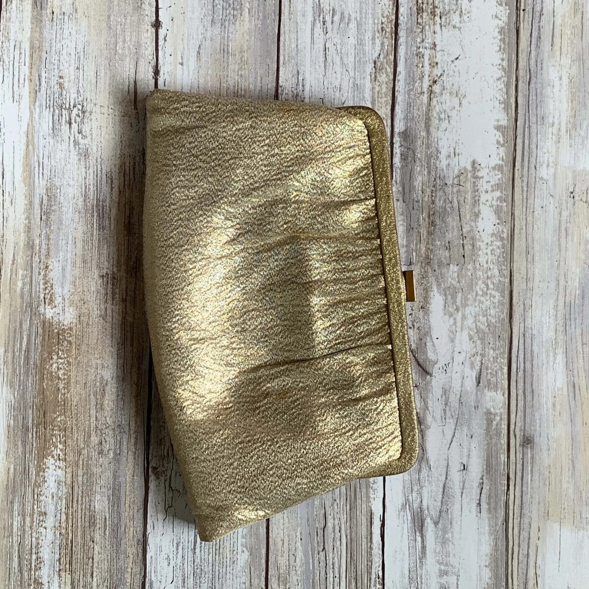 Vintage Gold Lame Clutch.  1960s Evening Bag. Glamorous Gold Purse. Vintage Fashion.